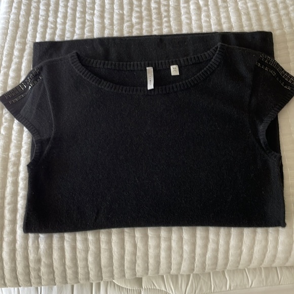 IISLI 100% black cashmere sleeveless sweater/ vest with beading. Size m - Picture 3 of 5